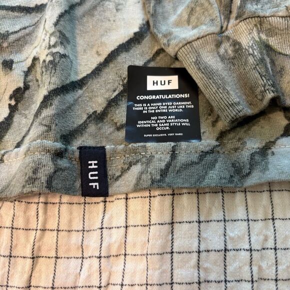 HUF Men's Soho TT Marbel Wash Black Camo Long Sleeve Tshirt Medium NWT - Picture 4 of 9